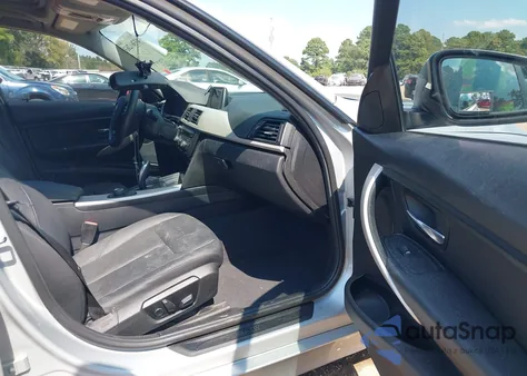 2015 BMW 320I z USA, uszkodzony, nr VIN WBA3B1C59FK138778